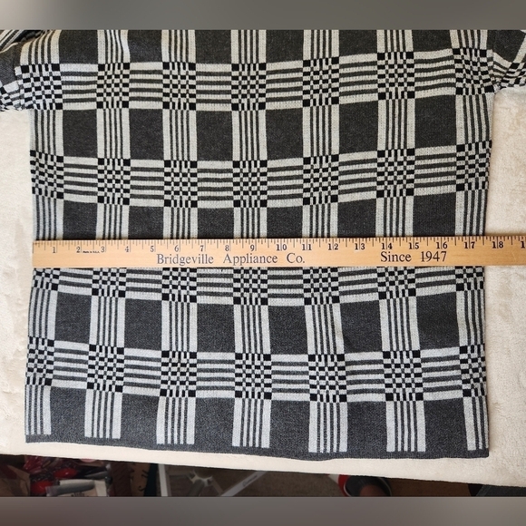 Lety & Me Black and Gray Sweater Size XSP - Picture 9 of 10